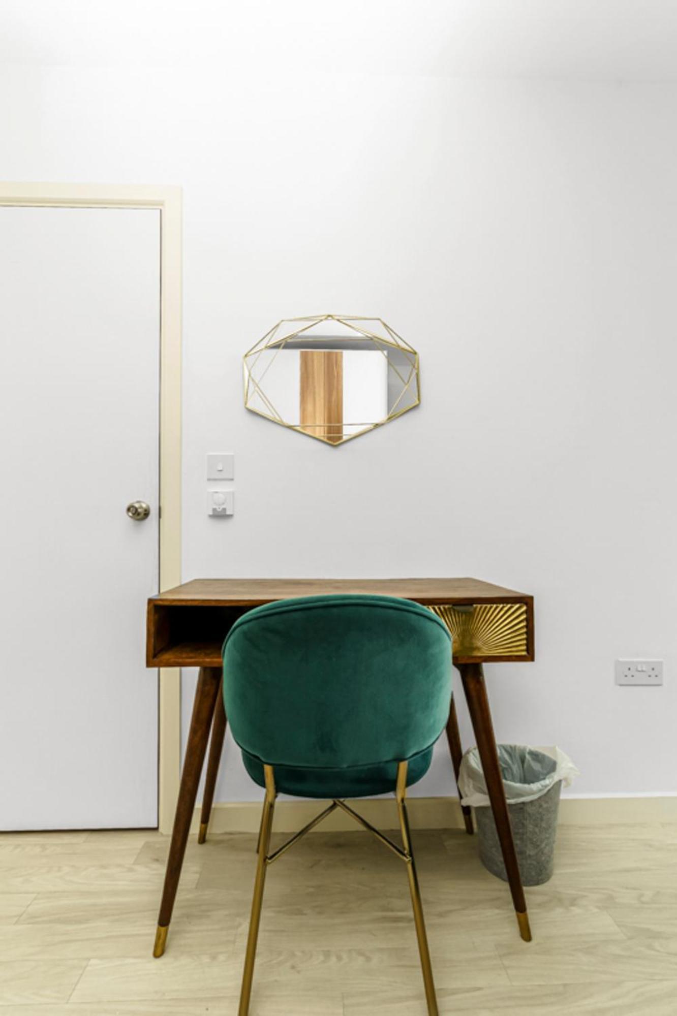Stylish Surrey Quays Apartment - 10 Mins From Station ロンドン エクステリア 写真